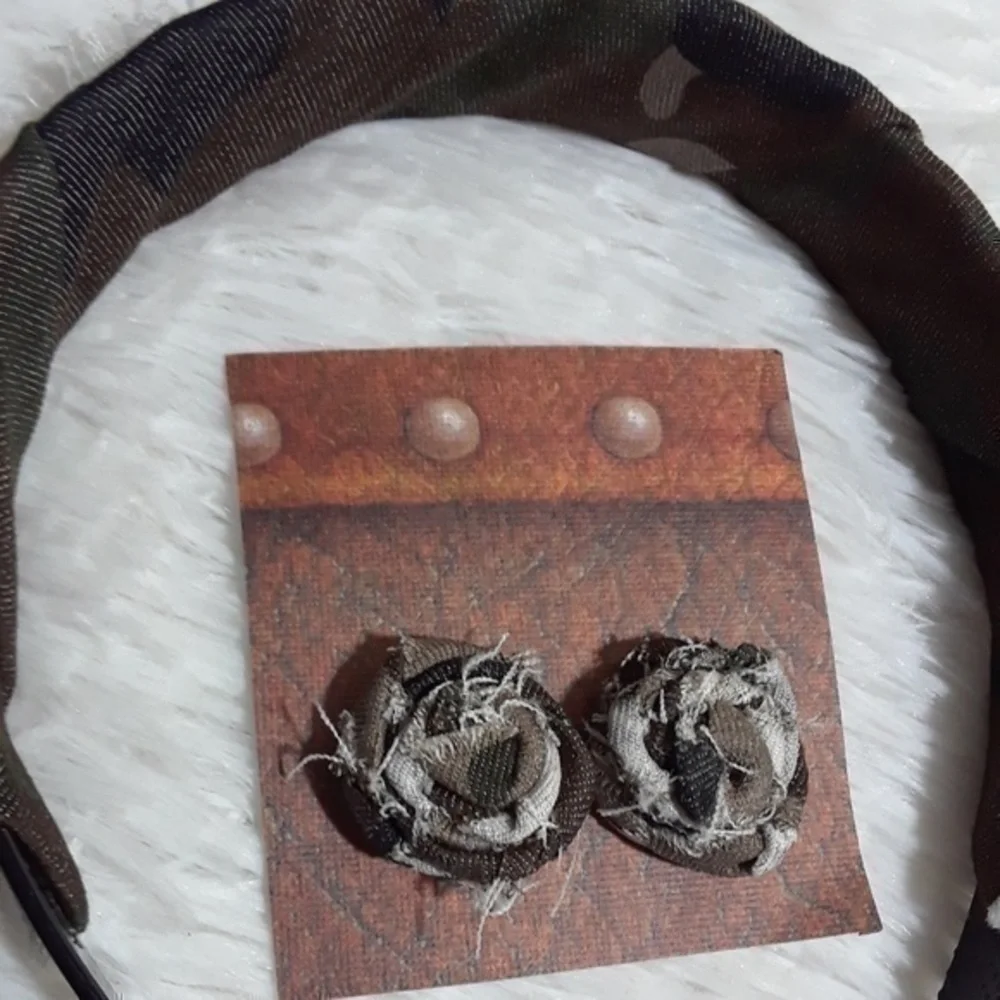 Tasty Raw Edge Camo Headband & Rose Bud Studs Set